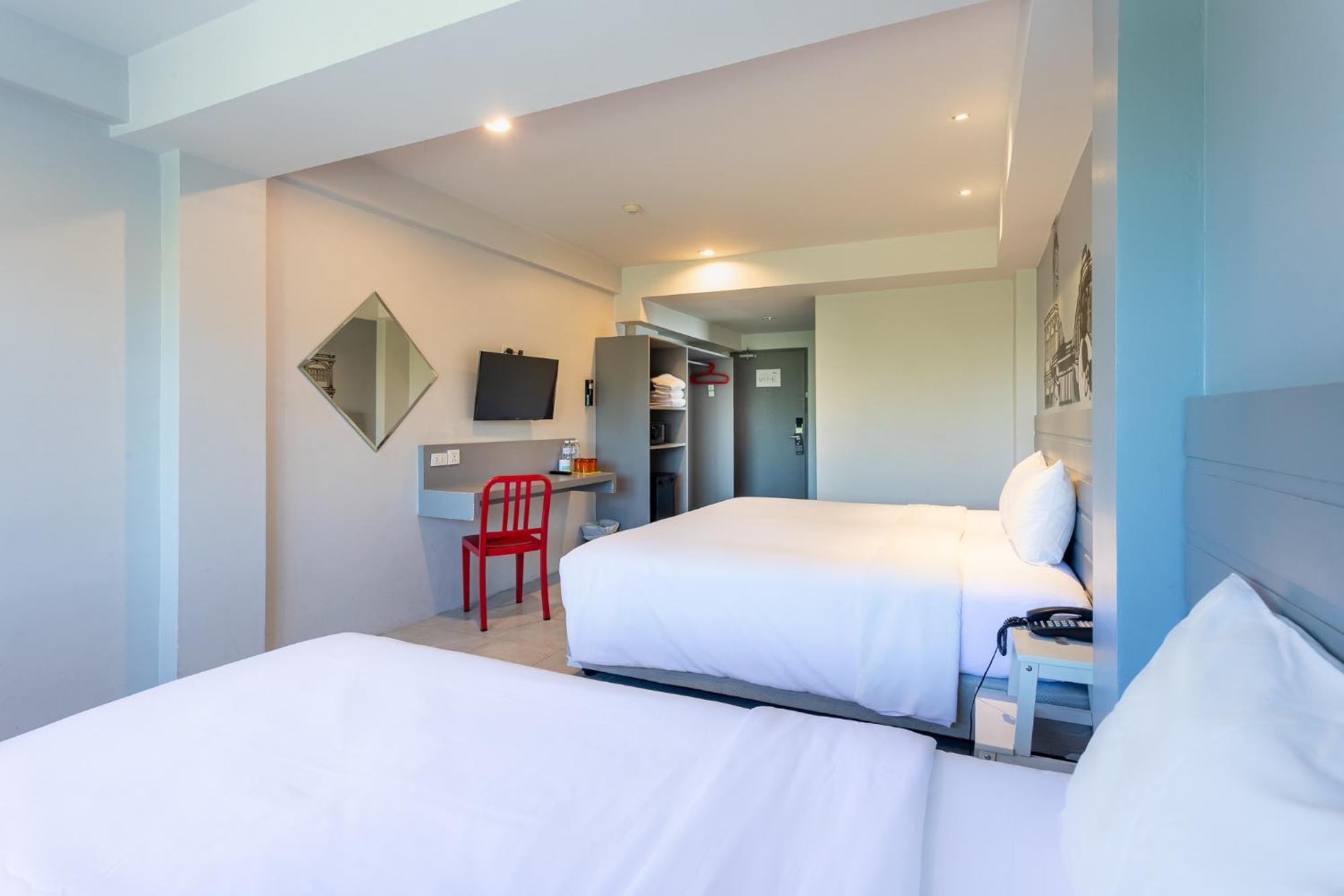 Recenta Style Phuket Town Hotel Exterior photo